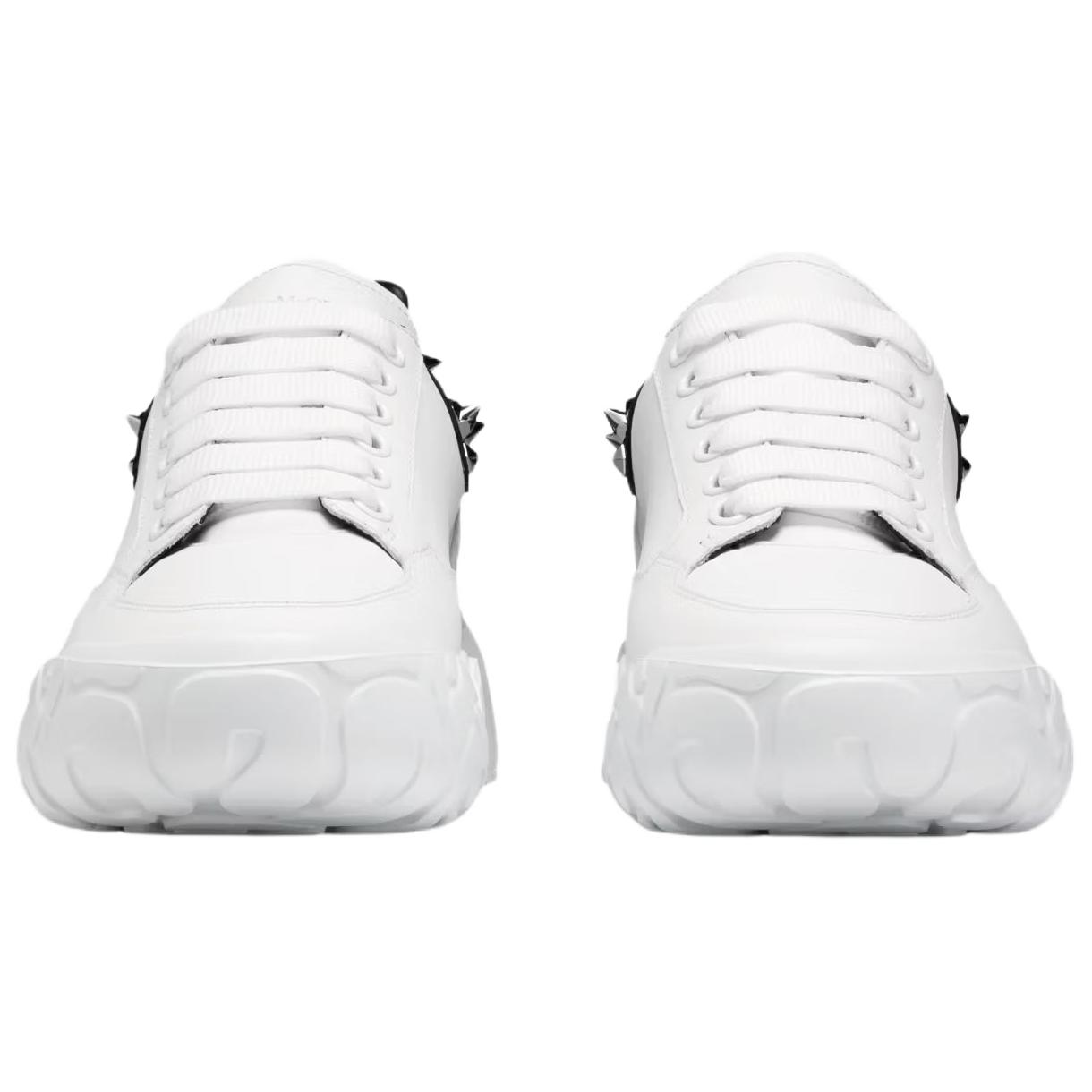 Lookbook 알렉산더 맥퀸 스터드 코트 트레이너 (화이트/블랙) 708081-WICD5-9089