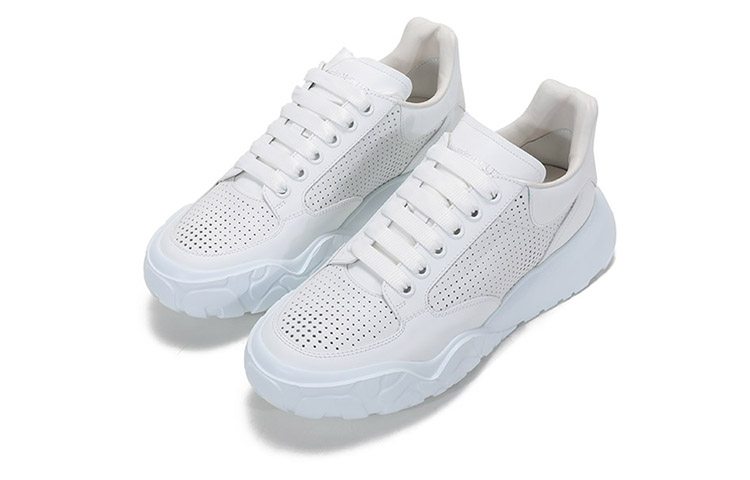 Lookbook 亚历山大·麦昆 白色镂空运动鞋 645887WHZ9A9000