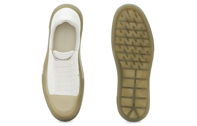 Shop アレキサンダー・マックイーン デッキレースアップスニーカー (ホワイトカーキ) 667819-W4MVW-9055