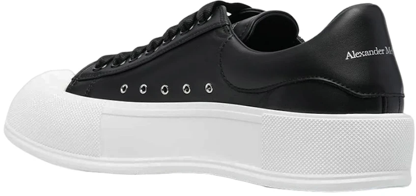 Alexander McQueen Deck Lace Up Plimsoll Sneakers ''Zwart Wit'' 705201WIAB61070 Lookbook Alexander McQueen Deck Lace Up Plimsoll Sneakers ''Zwart Wit'' 705201WIAB61070
