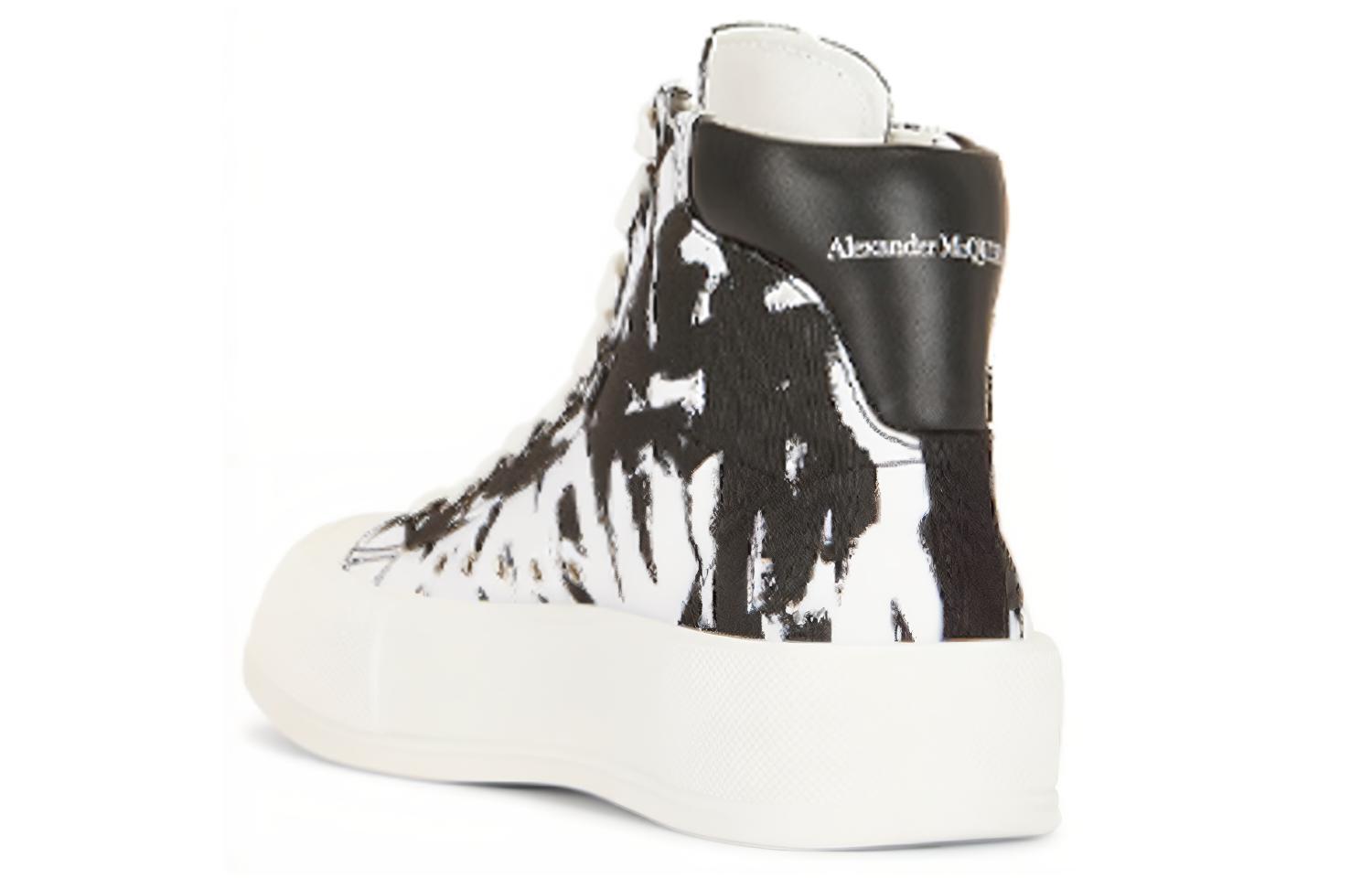 Shop Alexander McQueen Deck Plimsoll Tinggi 'Graffiti' 705200-W4TG7-9061