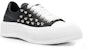 Alexander McQueen Deck Plimsoll Low 'Black Studded' Hitam Bertatahkan. 705810-WHT9K-1081
