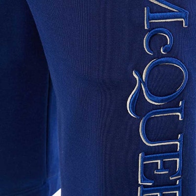 알렉산더 맥퀸 FW21 블루 레터 자수 쇼츠 662588-QRZ74-0903 Sizing 알렉산더 맥퀸 FW21 블루 레터 자수 쇼츠 662588-QRZ74-0903