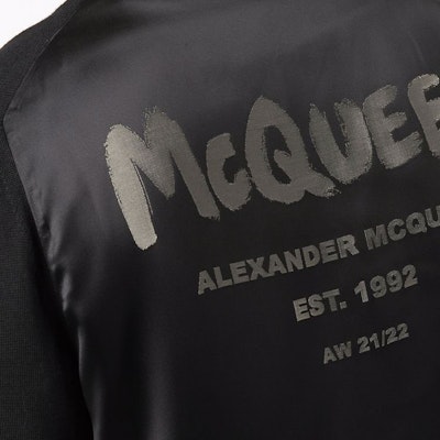 알렉산더 맥퀸 FW21 로고 울 가디건 스웨터 블랙 663622-Q1XBM-1016 Sizing 알렉산더 맥퀸 FW21 로고 울 가디건 스웨터 블랙 663622-Q1XBM-1016