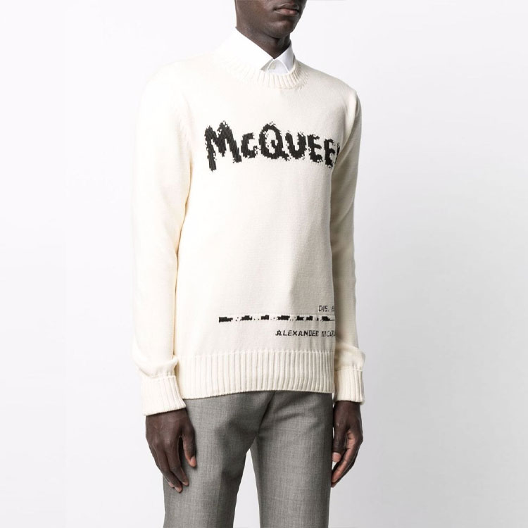 Shop 알렉산더 맥퀸 FW21 로고 프린트 크루넥 스웨터 화이트 626454-Q1WZL-9227