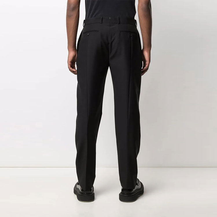 Shop Alexander McQueen FW21 Pantalones Casuales Negros Rectos para Hombre. 624301-QRU42-1000
