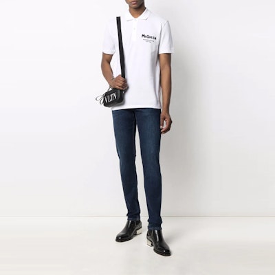 亚历山大·麦昆 FW21 白色印字短袖POLO衫 662551-QRX33-9000 Lookbook 亚历山大·麦昆 FW21 白色印字短袖POLO衫 662551-QRX33-9000