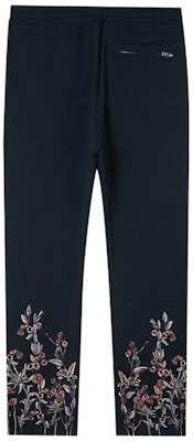 알렉산더 맥퀸 FW22 블랙 플로럴 자수 니트 트랙 팬츠. 463988-DJX43-1000 Lookbook 알렉산더 맥퀸 FW22 블랙 플로럴 자수 니트 트랙 팬츠. 463988-DJX43-1000