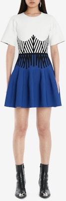 Alexander McQueen FW22 Biru Slim-Fit Waist Spliced Gaun Lengan Pendek 710198-Q1A22-9096 Lookbook Alexander McQueen FW22 Biru Slim-Fit Waist Spliced Gaun Lengan Pendek 710198-Q1A22-9096