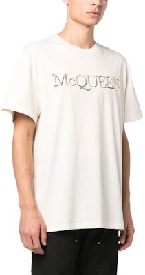 알렉산더 맥퀸 FW22 로고 자수 크루넥 티셔츠 베이지 649876-QUZ56-0906 Purchase 알렉산더 맥퀸 FW22 로고 자수 크루넥 티셔츠 베이지 649876-QUZ56-0906