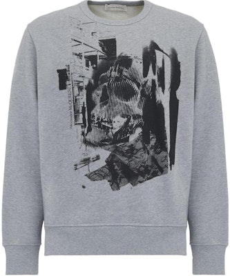 Alexander McQueen FW23 Patchwork Graphic Pullover Sweatshirt Abu-Abu Pria 752041-QVZ19-0902 Buy Alexander McQueen FW23 Patchwork Graphic Pullover Sweatshirt Abu-Abu Pria 752041-QVZ19-0902