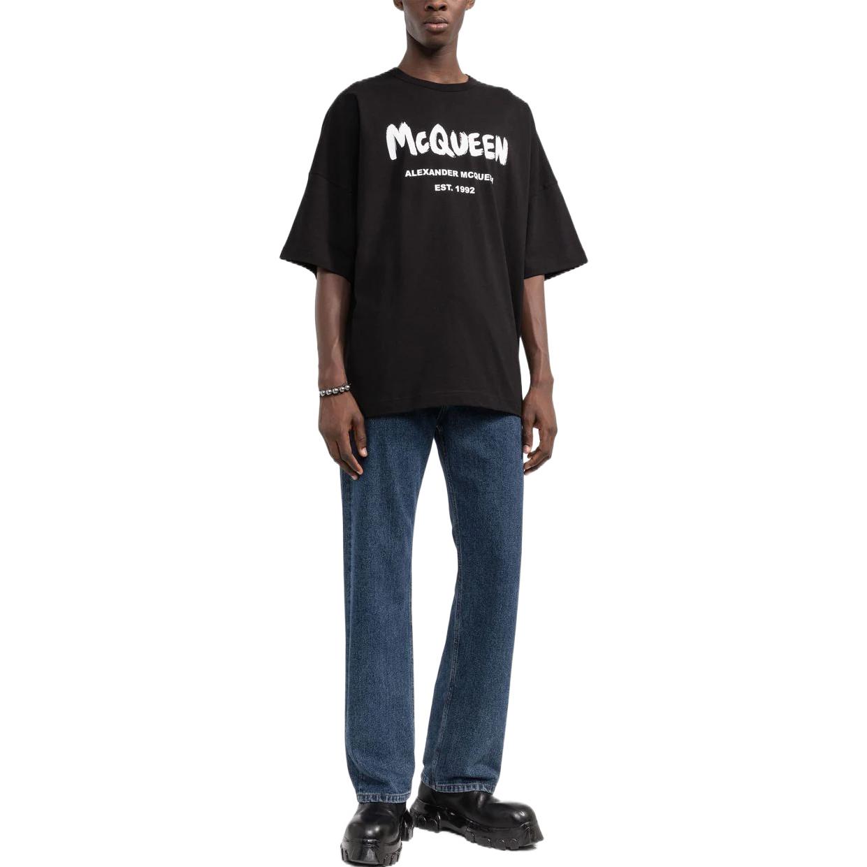 Shop 亞歷山大·麥昆 塗鴉Logo黑色短袖圓領T恤 衣服 704969-QTZ04-0901