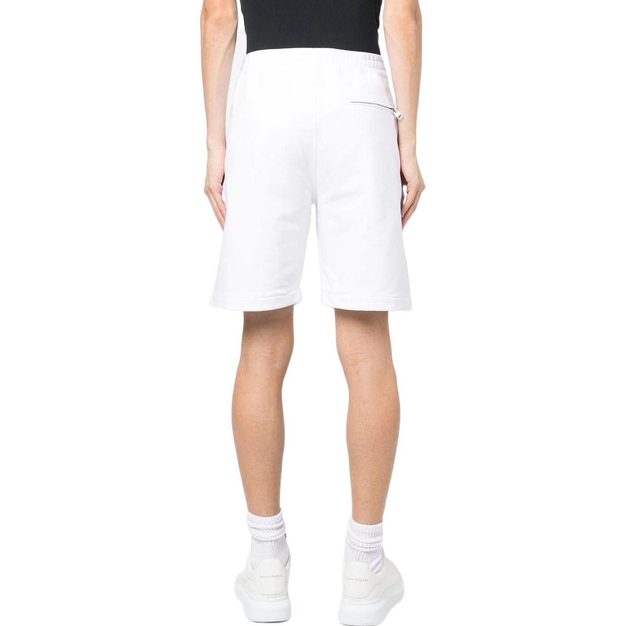 Shop Alexander McQueen Seluar Pendek Logo Graffiti Putih SS23 Lelaki Kasual. 727690QUZ360900