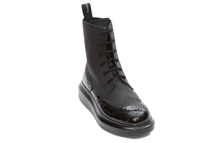 Lookbook Alexander McQueen Bottines Noires ''Hybrid à Lacets Détails Sculptés'' 628810WHYK21000