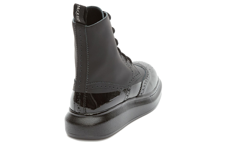 Shop Alexander McQueen Bottines Noires ''Hybrid à Lacets Détails Sculptés'' 628810WHYK21000