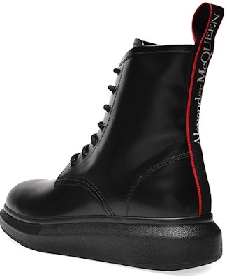 Alexander McQueen Sepatu Bot Kulit Hitam dengan Tali Campuran 665366WHX5U1324 Shop Alexander McQueen Sepatu Bot Kulit Hitam dengan Tali Campuran 665366WHX5U1324