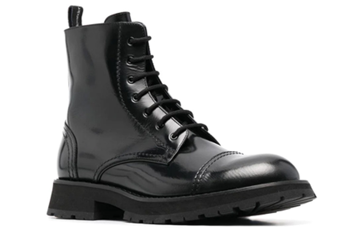 Lookbook Alexander McQueen Sepatu Boot Kulit Hitam Pendek 708172WIC611000