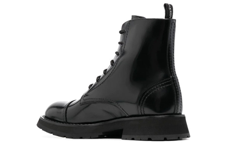 Shop Alexander McQueen Sepatu Boot Kulit Hitam Pendek 708172WIC611000