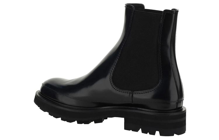 Shop Botas Chelsea de Cuero Alexander McQueen 'Slip-On Negras'. 736511WIC6G1000