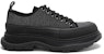 Alexander McQueen Tread Slick Lace-Up 'Hitam Bertatahkan Paku Hiasan' 647182WHZ271069