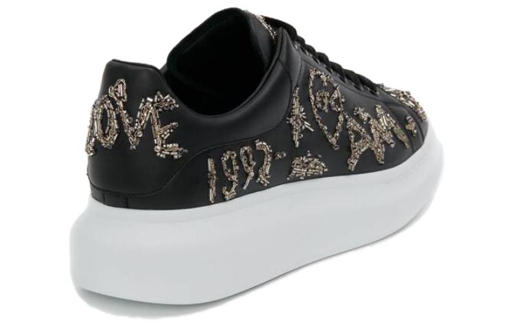 Shop Alexander McQueen Leder Sneaker ''Schwarze Mode'' 711146WICEA1081