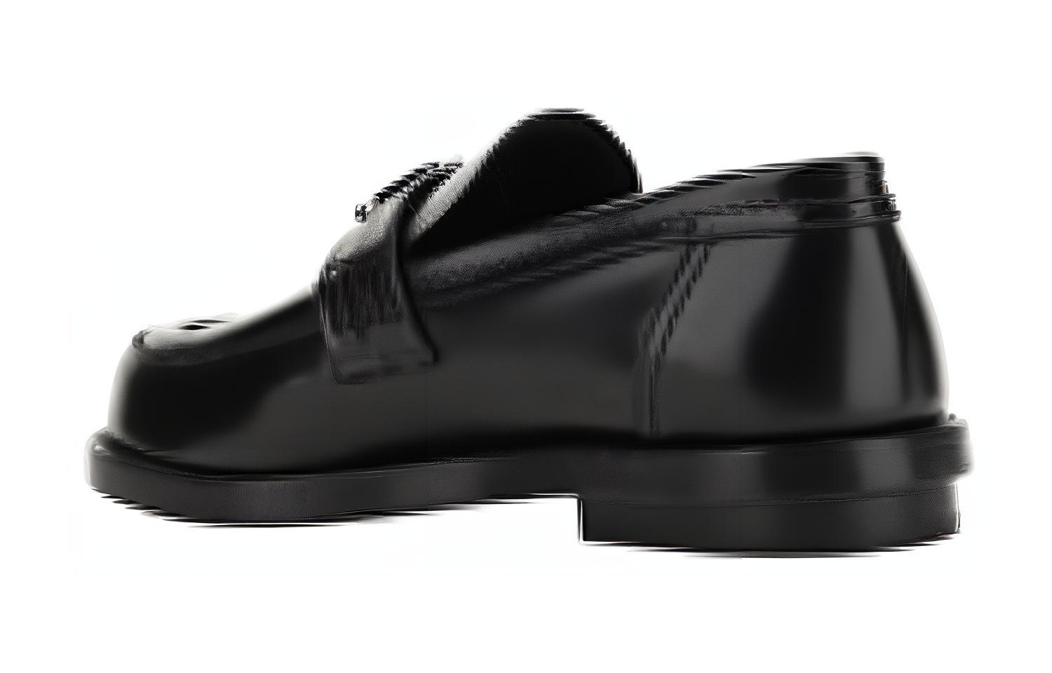 Lookbook Alexander McQueen Loafer 'Mode Sederhana Hitam' 777805WIES21069