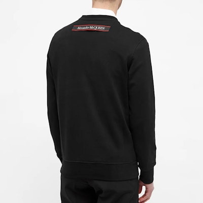 Alexander McQueen Logo Patch Crewneck Sweatshirt Hitam 642663-QRX75-0901 Purchase Alexander McQueen Logo Patch Crewneck Sweatshirt Hitam 642663-QRX75-0901