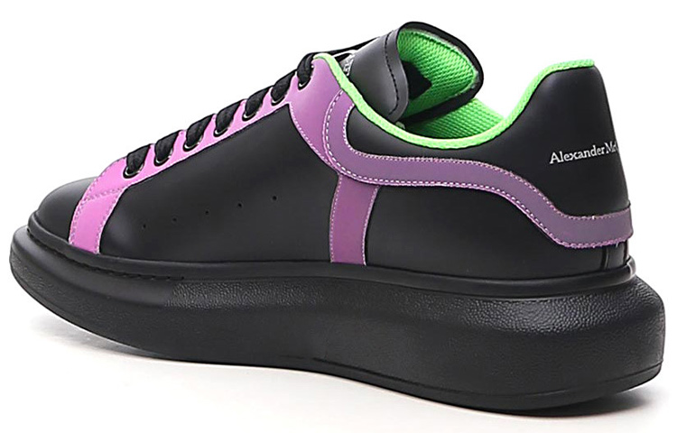 Shop Alexander McQueen Kasut Rendah 'Hitam Pink' 662651WIA4P1356
