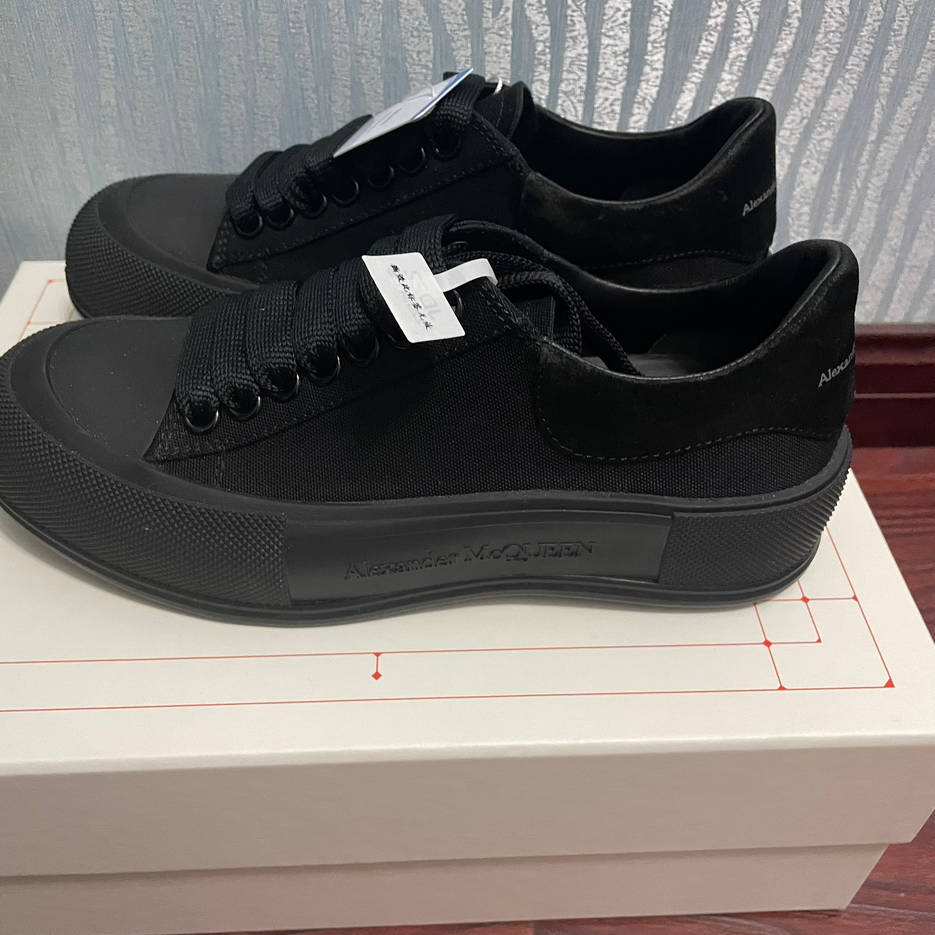 Alexander McQueen Low Top 'Fashion Minimalist' 654593W4PQ1