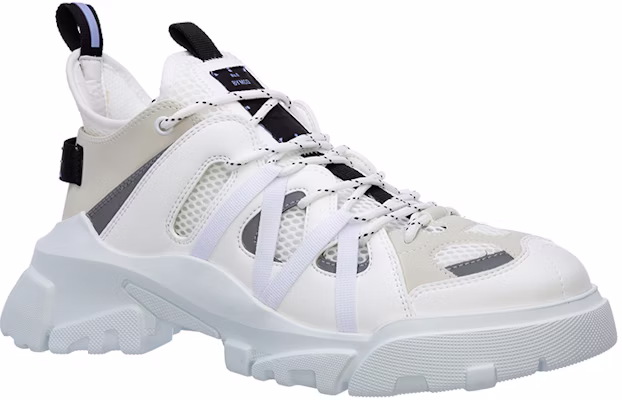Alexander McQueen Orbyt Descender 2.0 ''Putih'' 652434R28149000 Order Alexander McQueen Orbyt Descender 2.0 ''Putih'' 652434R28149000