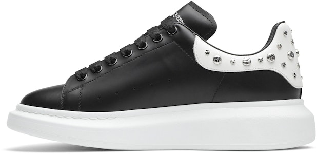Alexander McQueen Oversized 'Black Studd' Zapatillas Negras con Tachuelas 553776WHGP51070 Lookbook Alexander McQueen Oversized 'Black Studd' Zapatillas Negras con Tachuelas 553776WHGP51070