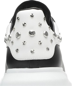 Alexander McQueen Oversized 'Black Studd' Zapatillas Negras con Tachuelas 553776WHGP51070 Sizing Alexander McQueen Oversized 'Black Studd' Zapatillas Negras con Tachuelas 553776WHGP51070