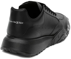 Alexander McQueen亞歷山大麥昆 皮革 系帶低筒 休閒運動鞋 男款 黑色 Shop Alexander McQueen亞歷山大麥昆 皮革 系帶低筒 休閒運動鞋 男款 黑色