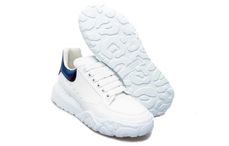 Shop Alexander McQueen Oversized Court Sneaker ''Weiß Chrom Grün Lentikulär'' 667803WIA9J9409