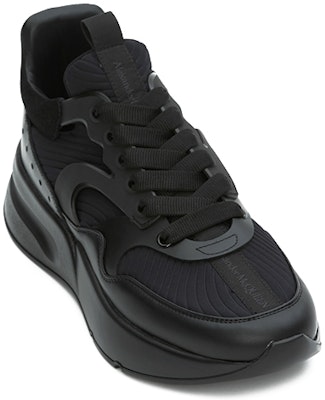 Alexander McQueen Oversized Runner 'Hitam' 604281-WHXI1-1081 Order Alexander McQueen Oversized Runner 'Hitam' 604281-WHXI1-1081