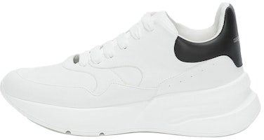 Alexander McQueen Oversized Runner 'White Black' 575425WHRU39034 Alexander McQueen Oversized Runner 'White Black' 575425WHRU39034