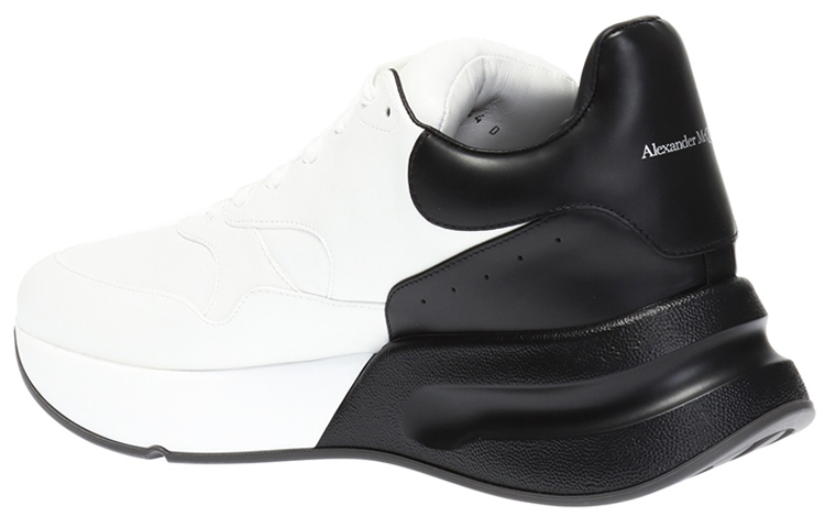 Lookbook Alexander McQueen Oversized Runner 'Putih Hitam' 553683-WHRU3-9034