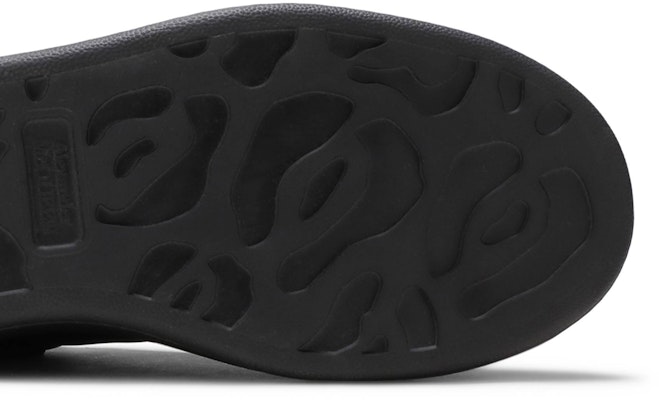 Alexander McQueen Sepatu Oversized 'Hitam Total' 553761-WHGP0-1000 Purchase Alexander McQueen Sepatu Oversized 'Hitam Total' 553761-WHGP0-1000