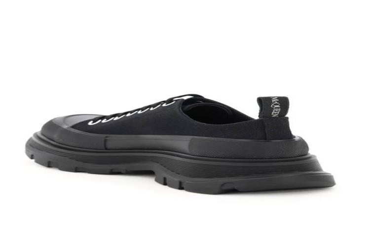 Buy 亚历山大·麦昆 黑色厚底运动鞋 212527NSN000006_1000