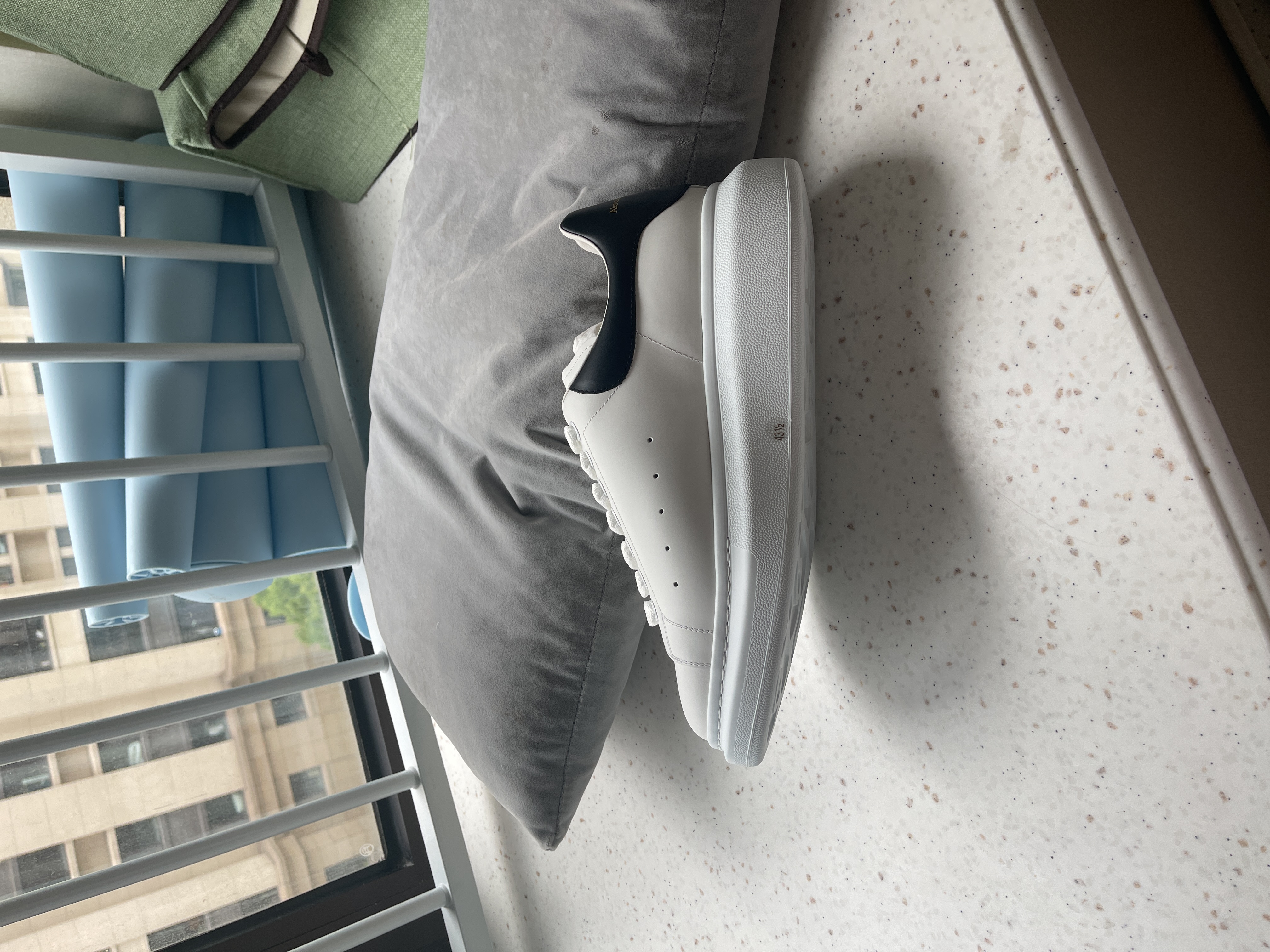 Buy 亞歷山大·麥昆 男鞋