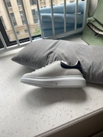 Alexander McQueen Sepatu Oversized 'Hitam' 553680 Buy Alexander McQueen Sepatu Oversized 'Hitam' 553680