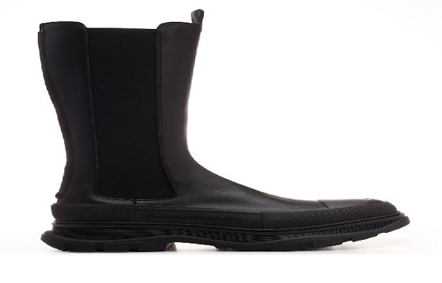 Alexander McQueen Kasut Oversized 'Hitam' 667813/WHZ661000 Buy Alexander McQueen Kasut Oversized 'Hitam' 667813/WHZ661000