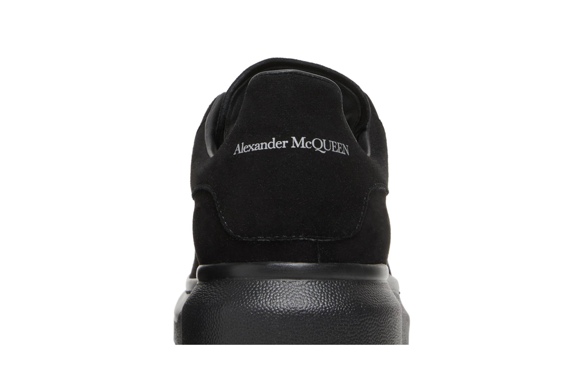 Sizing Alexander McQueen Oversized Sneaker 'Hitam' 553761-WHV67-1000