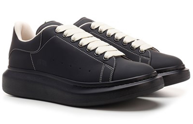 Lookbook Alexander McQueen Oversized Sneaker 'Black Ivory' 682425-W4RJ1-1053