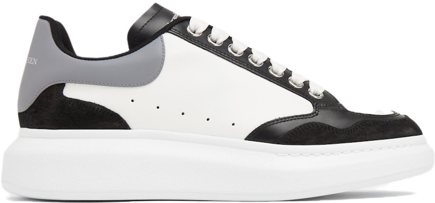 Alexander McQueen Sneakers Oversize 'Hitam Putih' 757710WIA5V1142 Order Alexander McQueen Sneakers Oversize 'Hitam Putih' 757710WIA5V1142