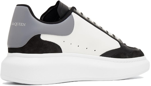 Alexander McQueen Sneakers Oversize 'Hitam Putih' 757710WIA5V1142 Lookbook Alexander McQueen Sneakers Oversize 'Hitam Putih' 757710WIA5V1142