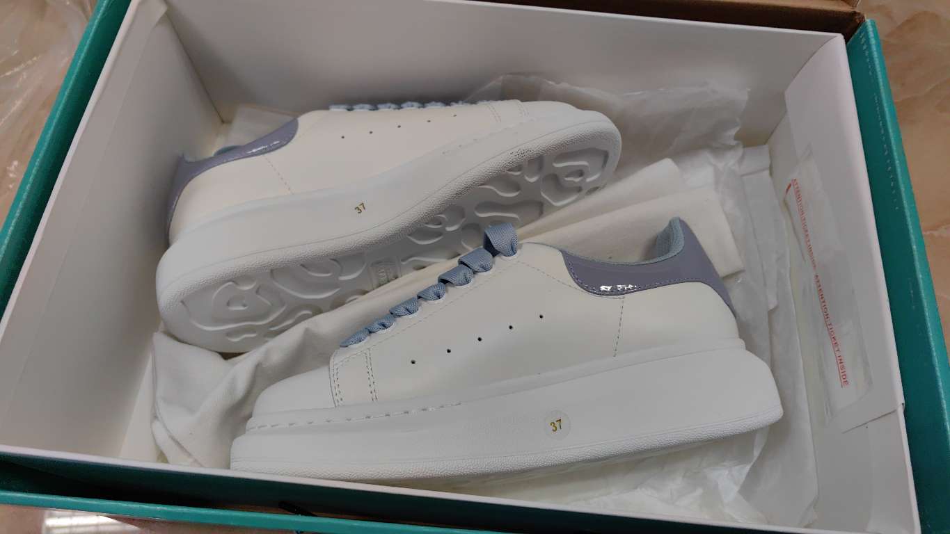 Alexander McQueen Oversized Sneaker 'Blue White Patent' 圖 2