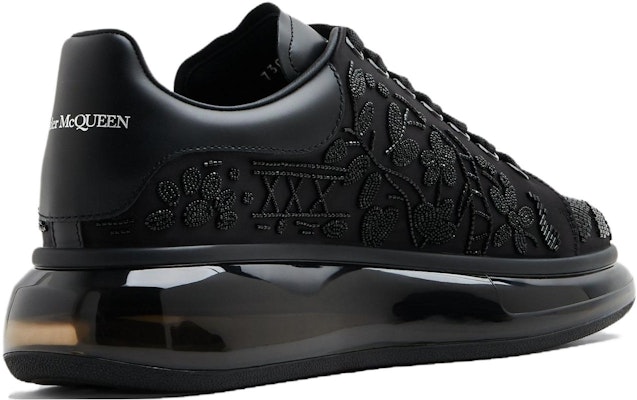 알렉산더 맥퀸 오버사이즈 스니커즈 '보태니컬 비즈 자수 - 블랙' 730080W4TL91073 Purchase 알렉산더 맥퀸 오버사이즈 스니커즈 '보태니컬 비즈 자수 - 블랙' 730080W4TL91073