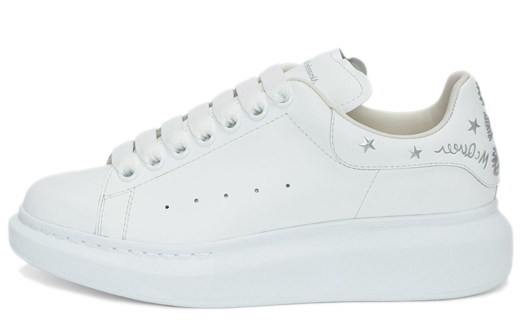 Buy アレキサンダー・マックイーン オーバーサイズスニーカー (ホワイト) 684210WIB9K9071