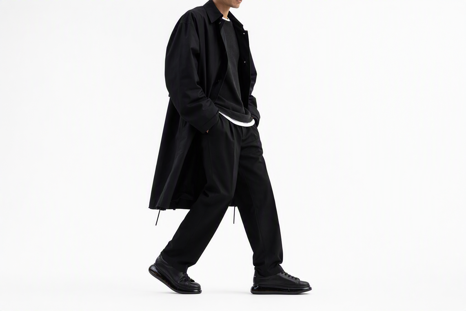 Order Alexander McQueen Oversized Sneaker ''Clear Sole - Zwart'' 604232WHX981000